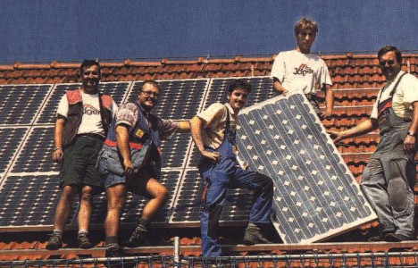 Solardach Alling - Handwerker auf dem Dach